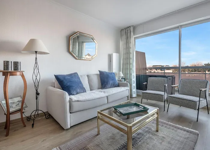 Pour 2 Adultes Et 1 Enfant- Vue Sur Le Port *